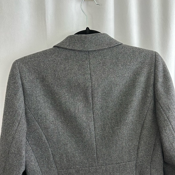 Ann Taylor Loft Suit Jacket Women’s Gray Two Button Lined Wool Blend Size 6 - Picture 8 of 8